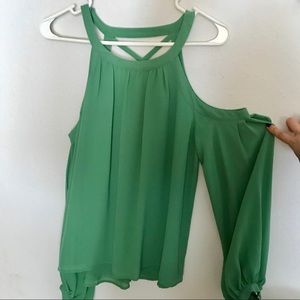 cold shoulder boutique top